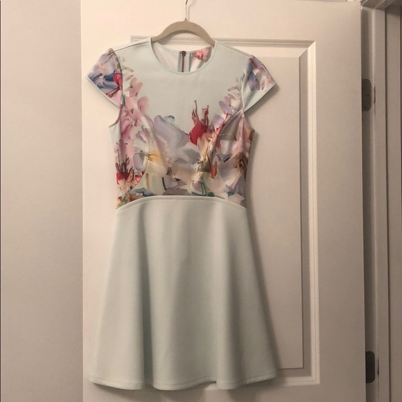 Dresses & Skirts - Ted Baker Dress Dresses & Skirts - Ted Baker Dress